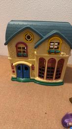 Draagbaar poppenhuis met poppetjes en spulletjes, Ophalen of Verzenden, Gebruikt, Poppenhuis