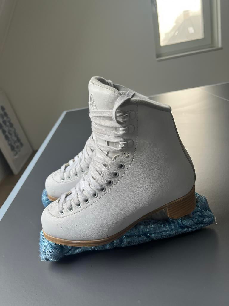 Jackson 500 figure iceskating shoes 33/34, Sport en Fitness, Schaatsen, Ophalen of Verzenden, Zo goed als nieuw, IJshockeyschaatsen