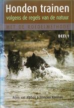Honden Trainen - Arjen van Alphen BOEK 9789038913780, Ophalen of Verzenden, Zo goed als nieuw, Honden, Arjen van Alphen & Francien Koeman