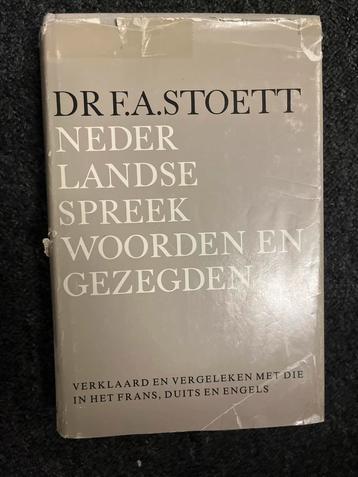 Nederlandse Spreekwoorden en Gezegden - Stoett beschikbaar voor biedingen