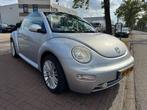Volkswagen New Beetle Cabriolet 1.6 Highline Nieuwstaat Airc, Auto's, Stof, 4 cilinders, Cabriolet, 4 stoelen