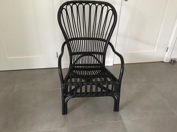 Zwarte rotanstoel, Tuin en Terras, Tuinstoelen, Zo goed als nieuw, Rotan, Ophalen