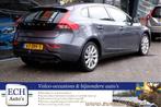 Volvo V40 T3 150 pk Summum, Panoramadak, Leer, Xenon, Voorwielaandrijving, Gebruikt, 4 cilinders, Bedrijf
