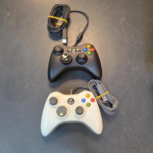 Xbox 360 Controller Wired Zwart en Wit, Spelcomputers en Games, Spelcomputers | Xbox | Accessoires, Zo goed als nieuw