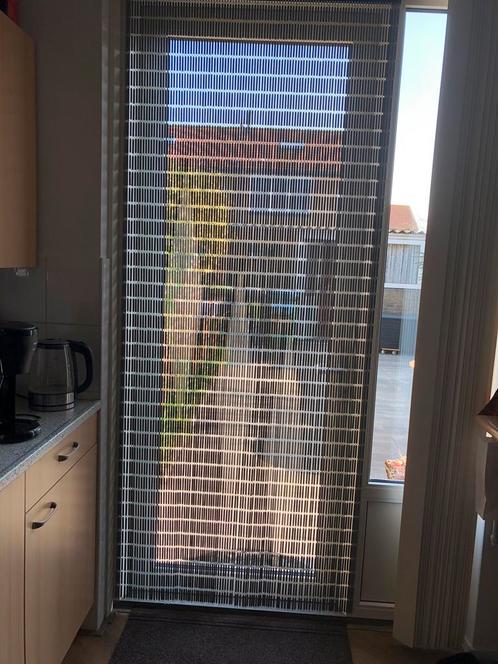 Vliegengordijn kleuren zwart/grijs/wit ., Huis en Inrichting, Stoffering | Gordijnen en Lamellen, Zo goed als nieuw, Zwart, Ophalen