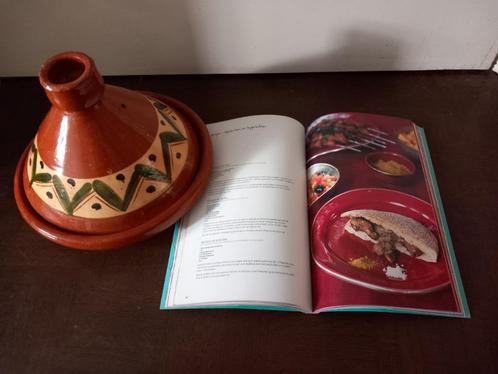 mooie tajine van aardewerk + boek recepten keuken Marokko, Huis en Inrichting, Keuken | Keukenbenodigdheden, Verzenden