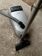 Miele Stofzuiger 1400w met extra zakken, Ophalen, Zo goed als nieuw