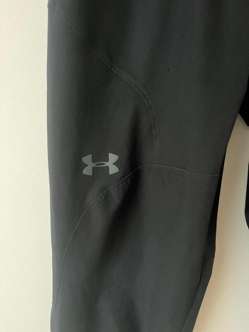 Under Armour zwarte fitted waterafstotende broek, maat M, Kleding | Heren, Sportkleding, Gedragen, Algemeen, Maat 48/50 (M), Zwart