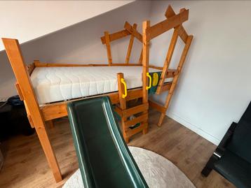 Hoogslaper 200x90 met glijbaan en hangmat bankje + stuur beschikbaar voor biedingen