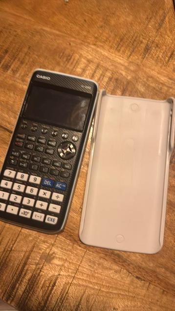 Een Casio fx-CG50 rekenmachine beschikbaar voor biedingen