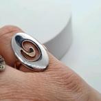 Aparte zilveren ring bicolor maat 18, Sieraden, Tassen en Uiterlijk, Ringen, 18 tot 19, Dame, Zo goed als nieuw, Zilver