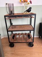 Wijnkastje op wielen, Huis en Inrichting, Tafels | Sidetables, Ophalen, 50 tot 100 cm, Zo goed als nieuw, Grenenhout