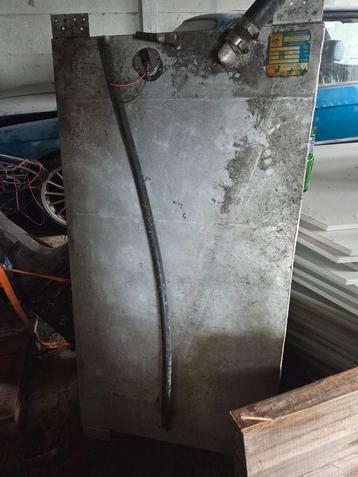 Aluminium benzinetank boot beschikbaar voor biedingen