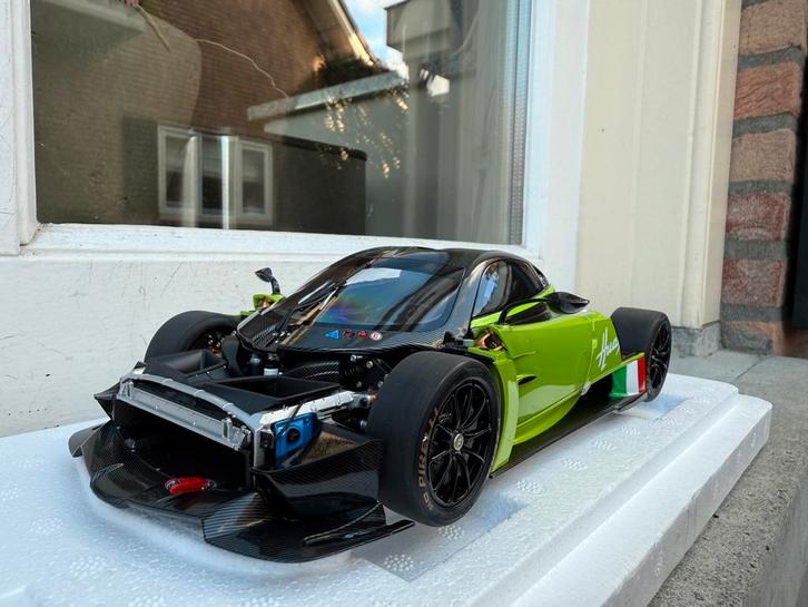 1:18 Pagani Huayra R Groen/Carbon 2021 LCD Models, Hobby en Vrije tijd, Modelauto's | 1:18, Nieuw, Auto, Overige merken, Ophalen of Verzenden