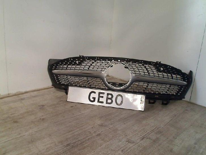 GRILLE Mercedes-Benz CLA (118.3) (01-2019/-) (A1188880000), Auto-onderdelen, Carrosserie en Plaatwerk, Mercedes-Benz, Gebruikt