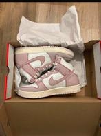Nike dunk high 1985 barely rose, Kleding | Dames, Schoenen, Ophalen, Nieuw, Roze, Sneakers of Gympen