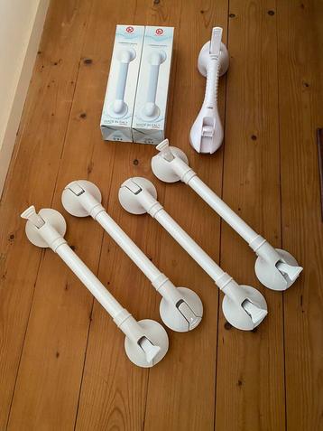 Diverse wandbeugels beschikbaar voor biedingen