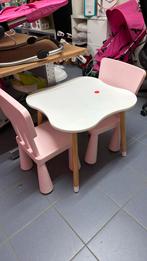 Leuke peuter tafel met twee roze stoeltjes, Ophalen, Nieuw, Tafel