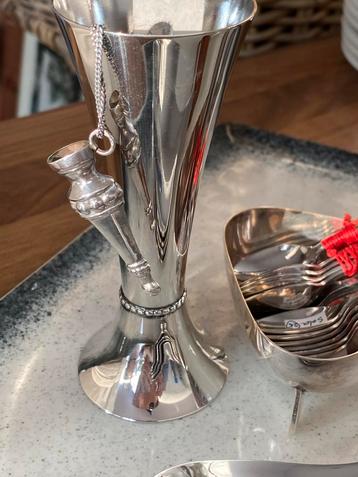 Zilveren breidop Zeeuws 19e eeuw, lange zilveren ketting beschikbaar voor biedingen