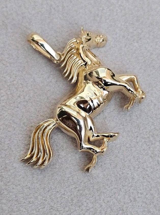 Mooie paard 14k gouden hanger, Sieraden, Tassen en Uiterlijk, Kettinghangers, Nieuw, Goud, Goud, Overige voorstellingen, Ophalen of Verzenden