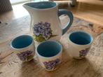 Set Jet bij ter Steege waterkan Hortensia  en 3 kopjes, Huis en Inrichting, Keuken | Servies, Steege, Jet, Overige typen, Zo goed als nieuw