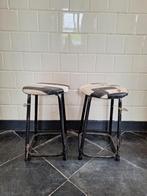 Vintage metalen kruk met patchwork lederen bekleding, Gebruikt, Staal, Vintage, Ophalen of Verzenden