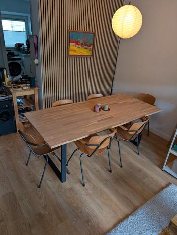 Massief eiken eettafel beschikbaar voor biedingen