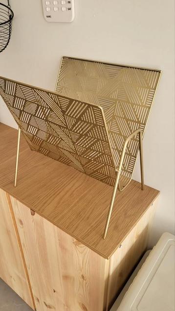 Krantenrek, Magazine Rack  beschikbaar voor biedingen