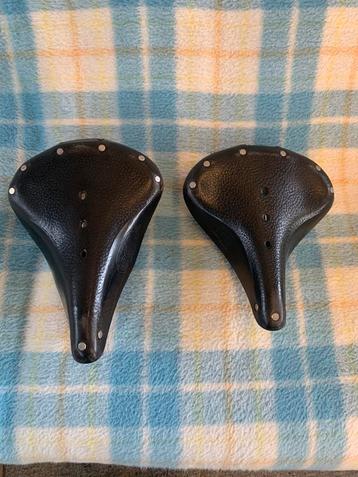 Twee Vintage Brooks leren fietszadels in zeer goede staat beschikbaar voor biedingen