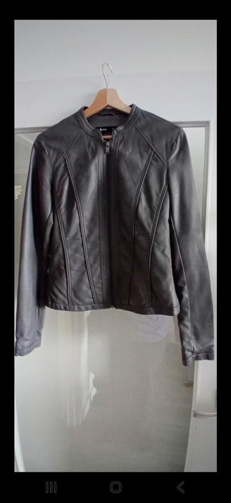 Grijs PU lederen jasje Merk Flame Mt S, Kleding | Dames, Jassen | Zomer, Zo goed als nieuw, Maat 36 (S), Grijs, Ophalen of Verzenden
