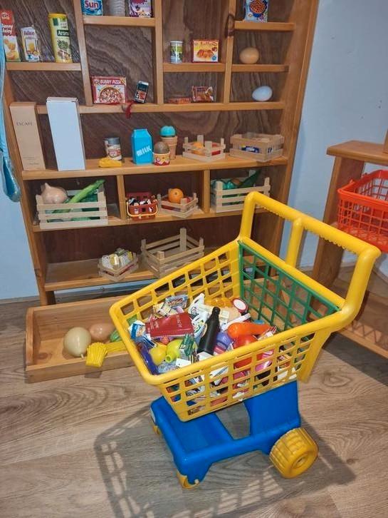 Winkeltje met veel accesoires, Kinderen en Baby's, Speelgoed | Overig, Gebruikt, Jongen of Meisje, Ophalen of Verzenden