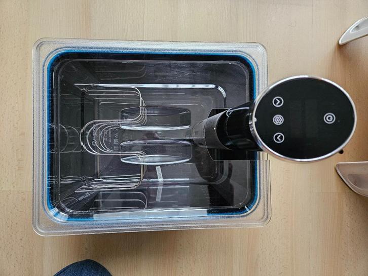 Sous vide stick + bak en sleeve, Huis en Inrichting, Keuken | Keukenbenodigdheden, Zo goed als nieuw, Ophalen of Verzenden
