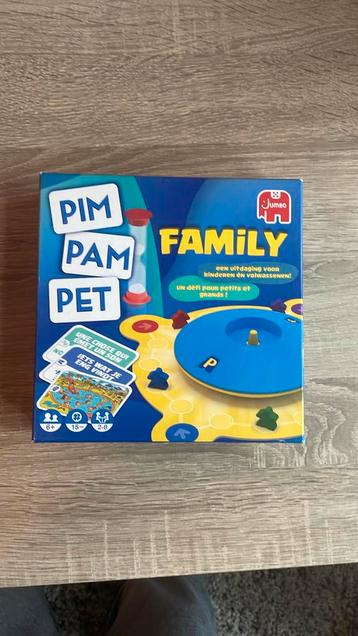 Pin pam pet family beschikbaar voor biedingen