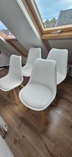 4 mooie witte eettafelstoelen met vast kussen in prima staat, Huis en Inrichting, Stoelen, Gebruikt, Wit, Vier, Ophalen