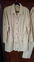 Ravens Kostuum/Pak - Beige - Gestoomd, Kleding | Dames, Jasjes, Kostuums en Pakken, Kostuum of Pak, Beige, Maat 42/44 (L), Ophalen of Verzenden