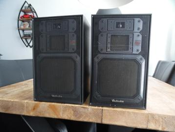 Vintage Technics 3-way speakers met muurbeugels beschikbaar voor biedingen