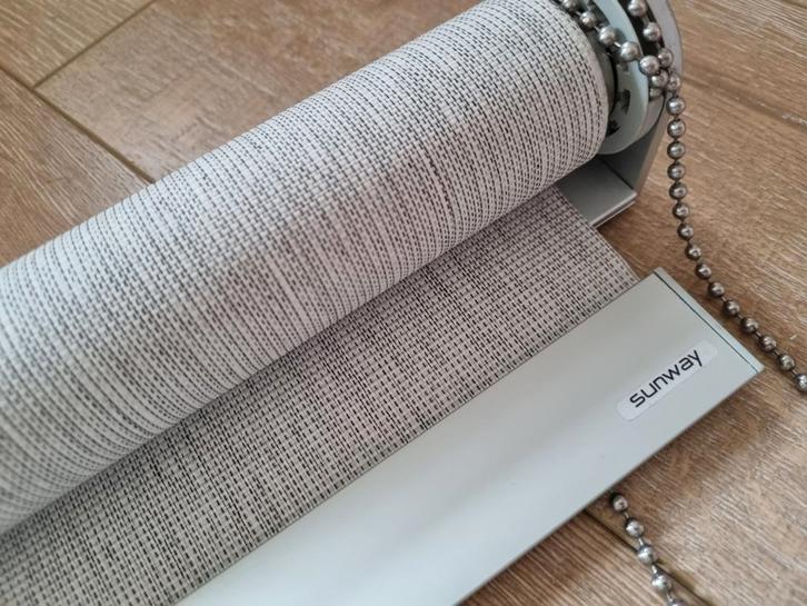 Twee rolgordijnen van Sunway, goede kwaliteit!, Huis en Inrichting, Stoffering | Gordijnen en Lamellen, Zo goed als nieuw, 150 tot 200 cm