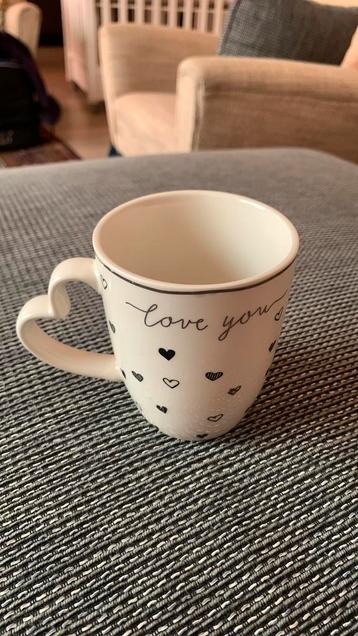 Lieve mok met ‘i love you’ beschikbaar voor biedingen