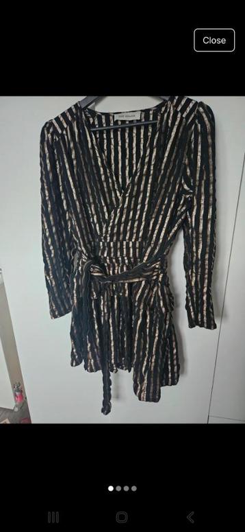 zwart en gouden feestjurk beschikbaar voor biedingen