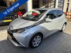 Toyota Aygo 1.0 VVT-i x-play 1E EIGENAAR/CAMERA/TELEFOON/CRU, Voorwielaandrijving, Euro 5, Gebruikt, 4 stoelen
