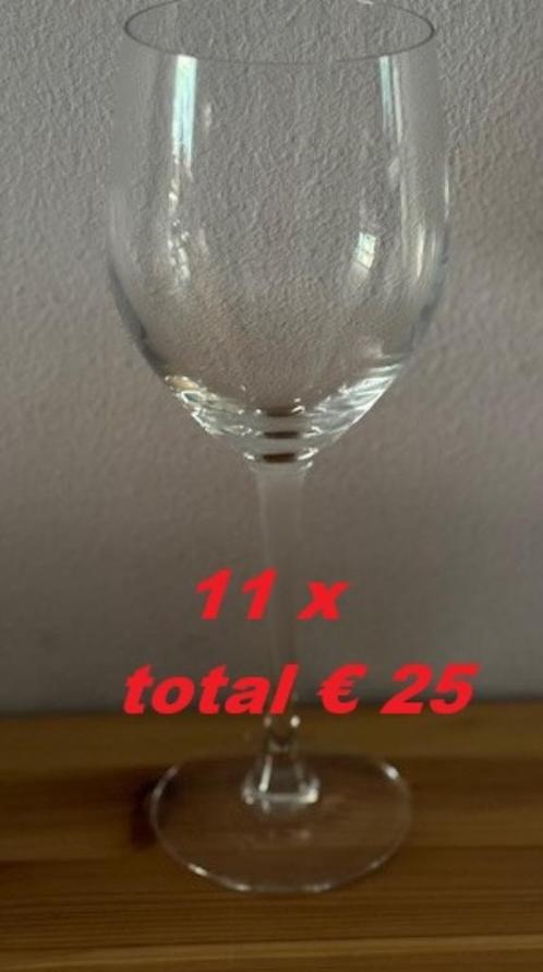 11x dun wijnglas (23cm x Ø7cm) + gratis 2x champy glas, Verzamelen, Glas en Borrelglaasjes, Nieuw, Overige typen, Ophalen of Verzenden