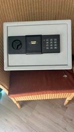 Kluisje te koop, Huis en Inrichting, Brandblussers en Brandkasten, Ophalen, Gebruikt, Brandkast