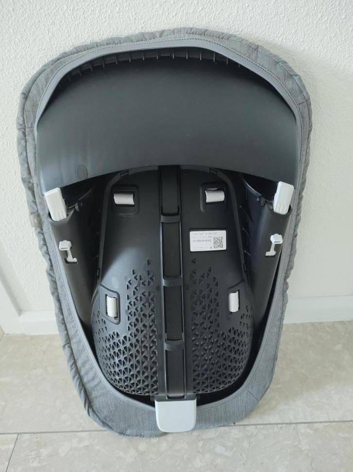 ZWARTE  Stokke Newborn ZGAN en helemaal schoon., Kinderen en Baby's, Kinderstoelen, Zo goed als nieuw, Meegroeistoel, Gordel(s)