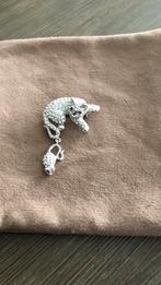 Broche poes met muis, Sieraden, Tassen en Uiterlijk, Broches, Overige materialen, Ophalen of Verzenden, Zo goed als nieuw