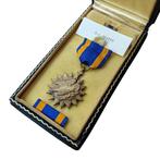 WWII US Air Medal With Box Named, Verzamelen, Ophalen of Verzenden, Amerika, Embleem of Badge