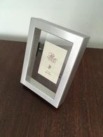 Mooi design fotolijstje met rvs lijst, Huis en Inrichting, Woonaccessoires | Lijsten, Ophalen, Minder dan 50 cm, Metaal of Aluminium