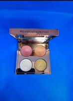 Revolution Pro goddess glow eye quad desert haze nieuw!, Nieuw, Ophalen of Verzenden, Make-up, Overige kleuren