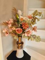 Beton look vaas met koper incl boeket zijde bloemen, Huis en Inrichting, Ophalen of Verzenden, Nieuw, Binnen
