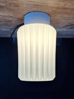vintage design plafond-lamp geribbeld melk-glas plafonniere, Ophalen of Verzenden, Zo goed als nieuw, Glas, Vintage design