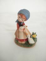 Meisje met eenden bisque beeldje, Ophalen of Verzenden, Zo goed als nieuw, Mens